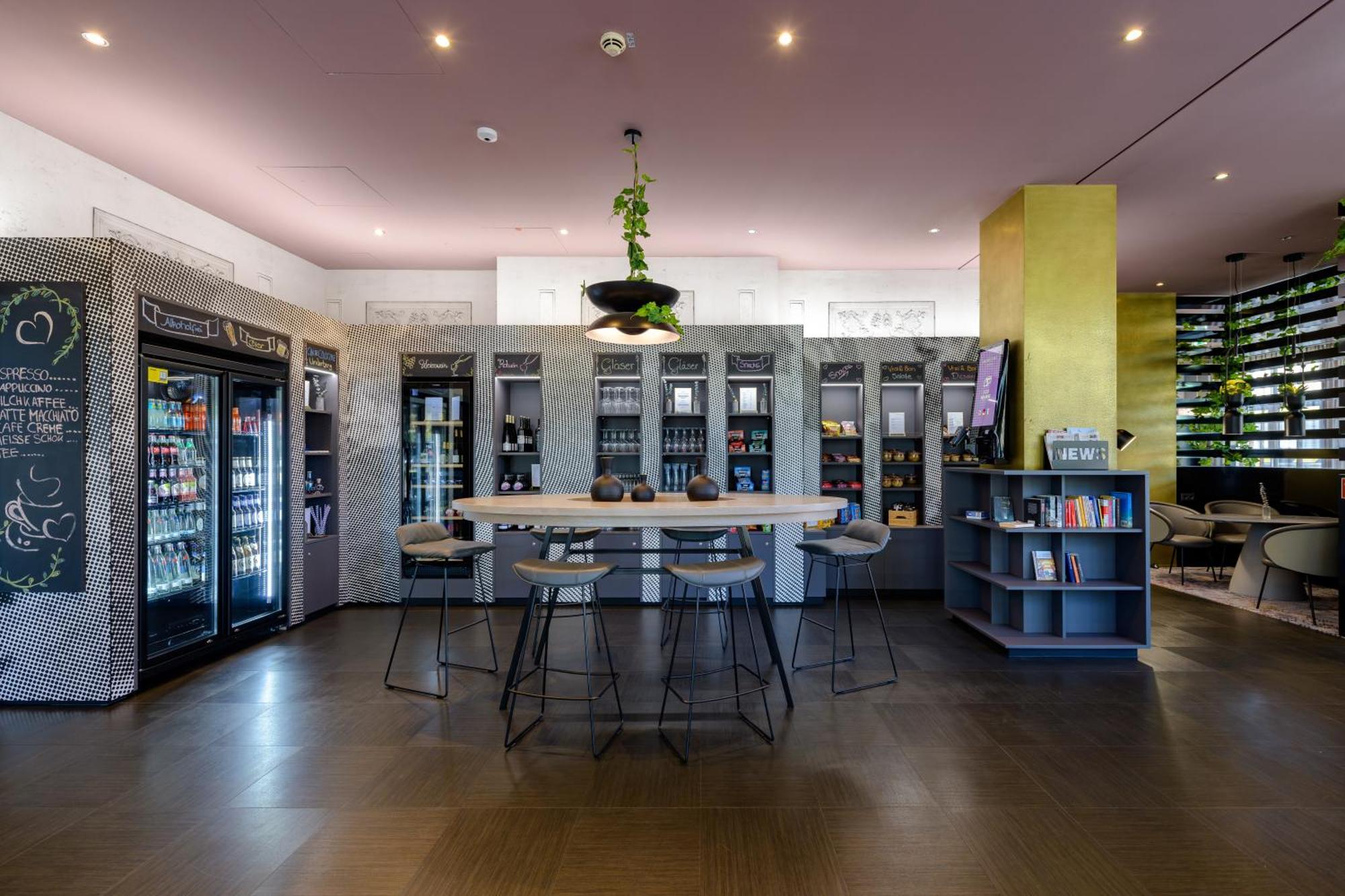 Mercure Hotel Wuerzburg Am Mainufer Bagian luar foto