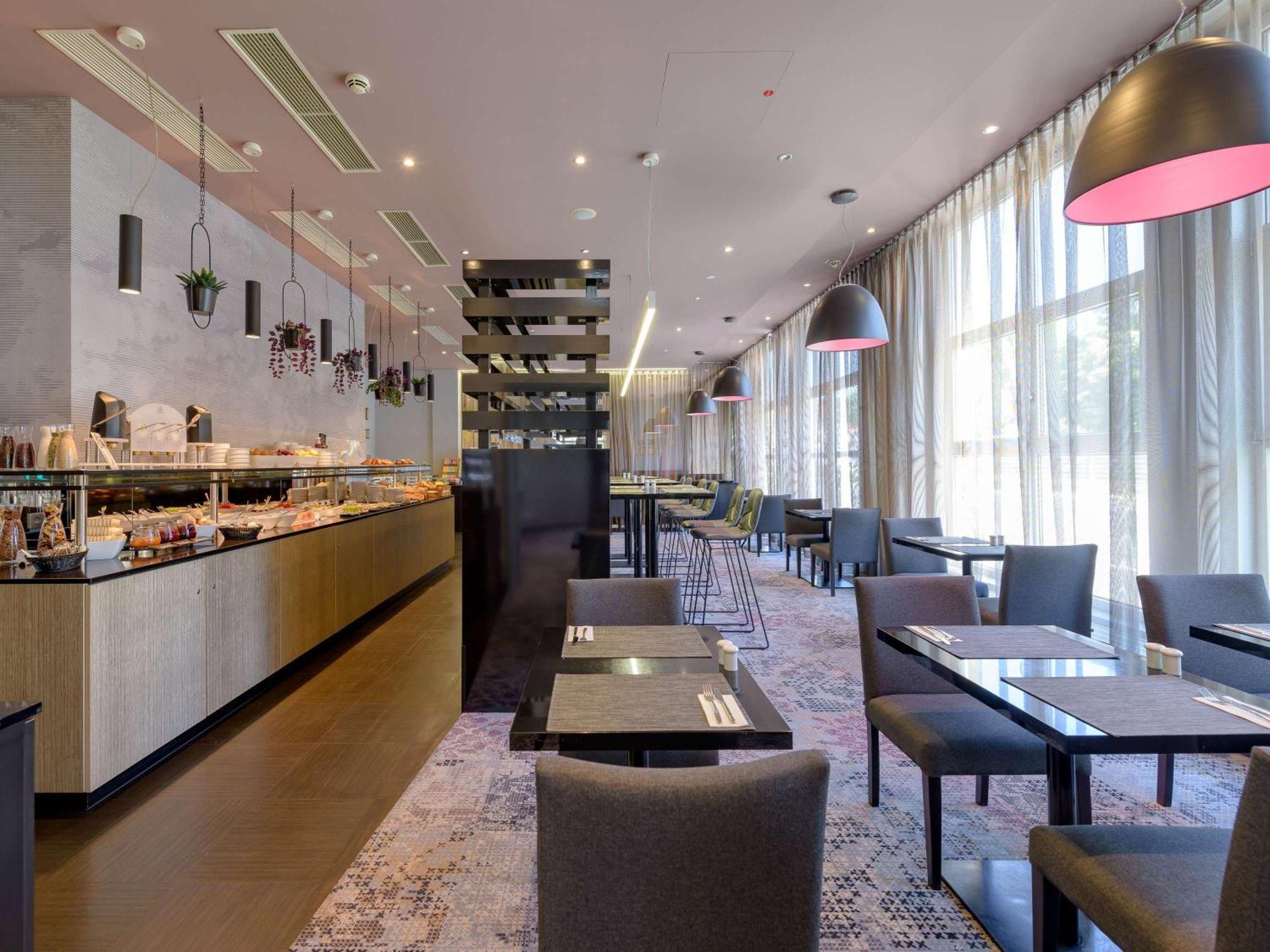 Mercure Hotel Wuerzburg Am Mainufer Bagian luar foto