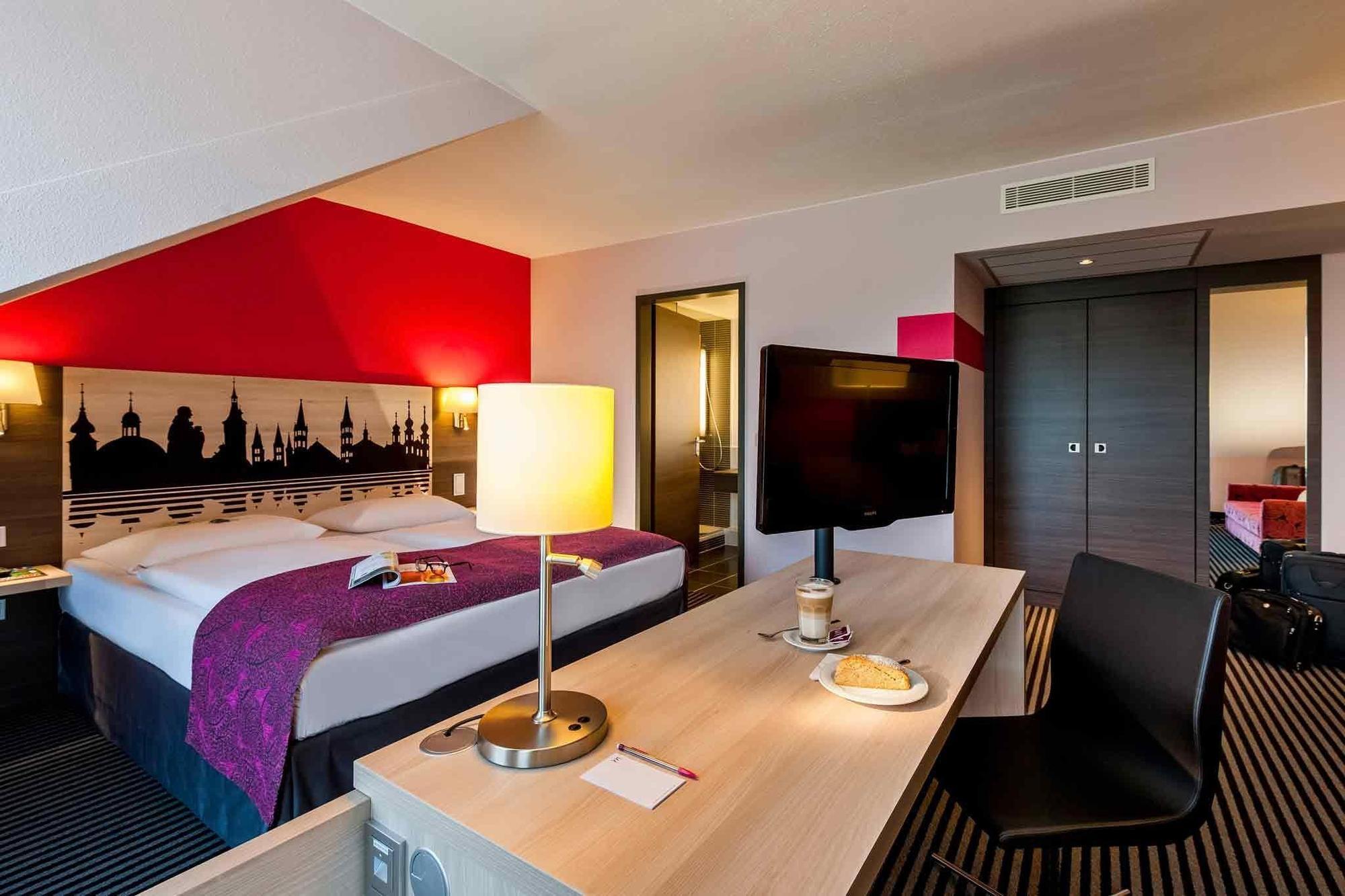 Mercure Hotel Wuerzburg Am Mainufer Bagian luar foto